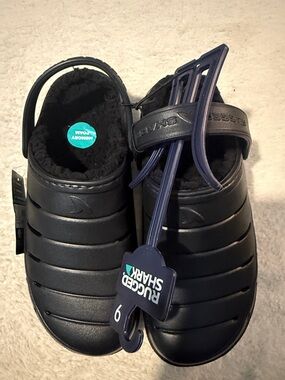 Rugged Shark Men's Black Memory-Foam Slip-On Clog - Black